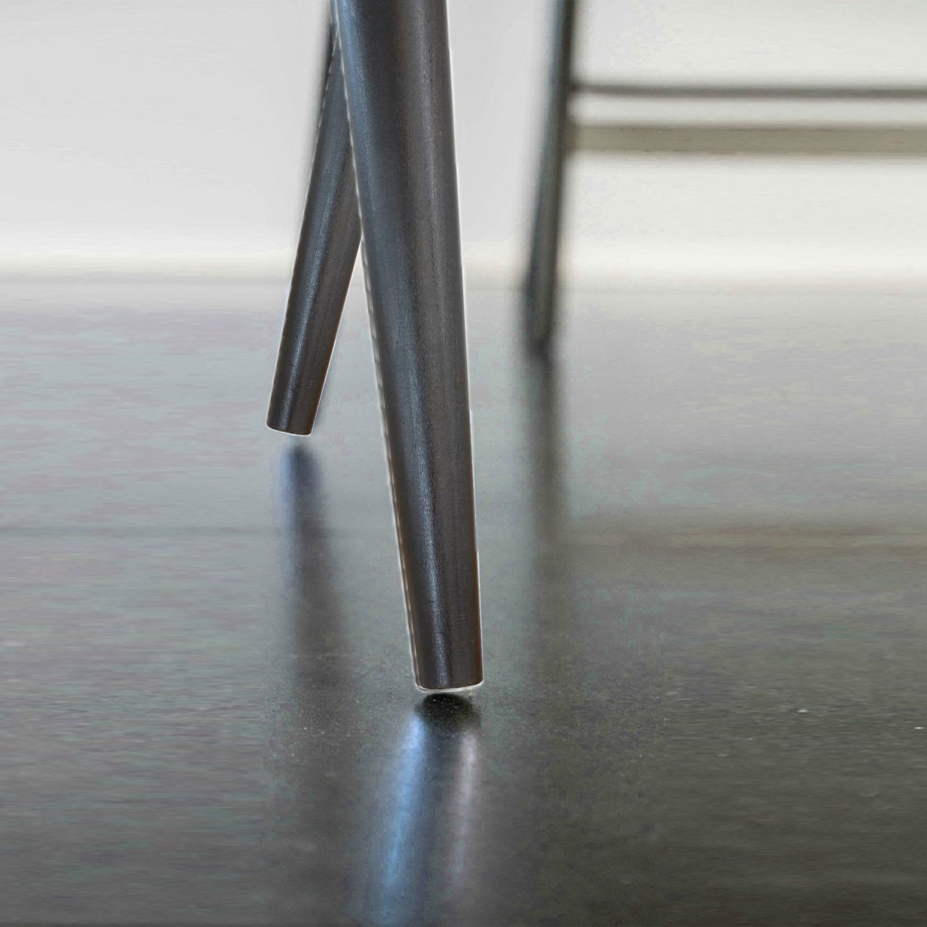 Stuhl aus Stoff oder Leder und mit Holzbeinen | Modell CADU