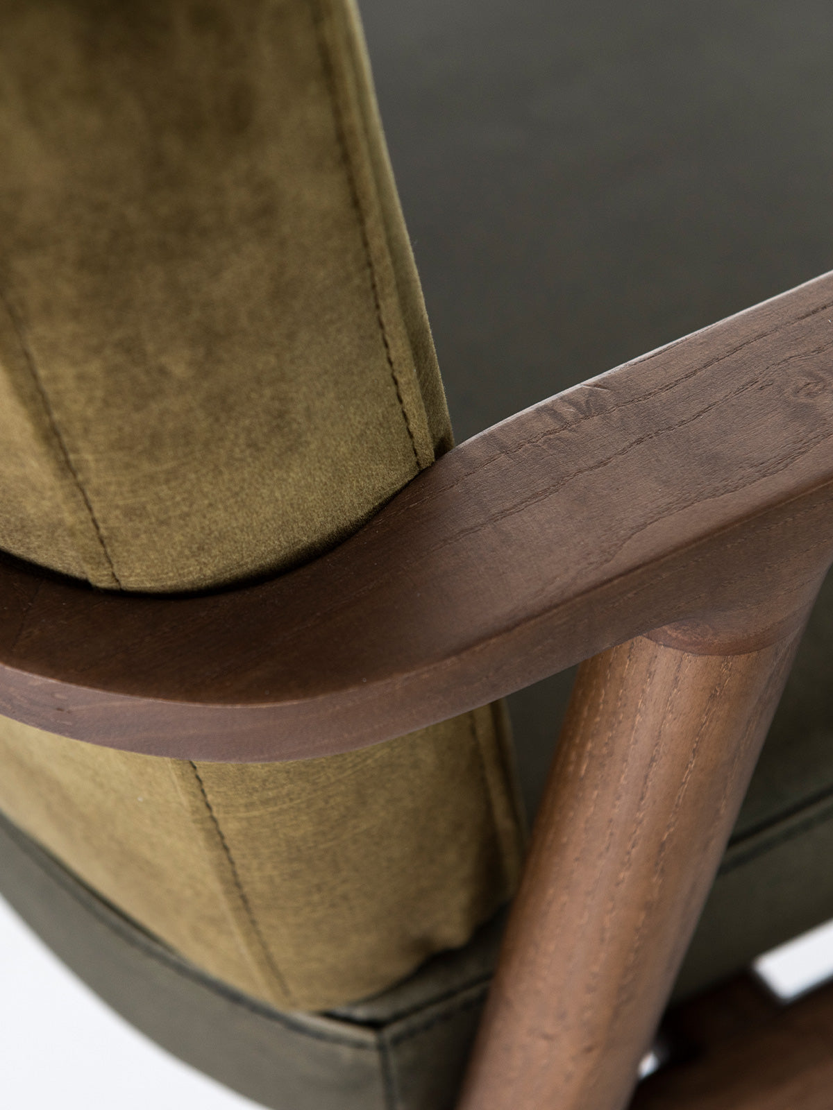 Esszimmerstuhl aus Büffelleder und Stoff mit Holzrahmen | Modell GASPAO B